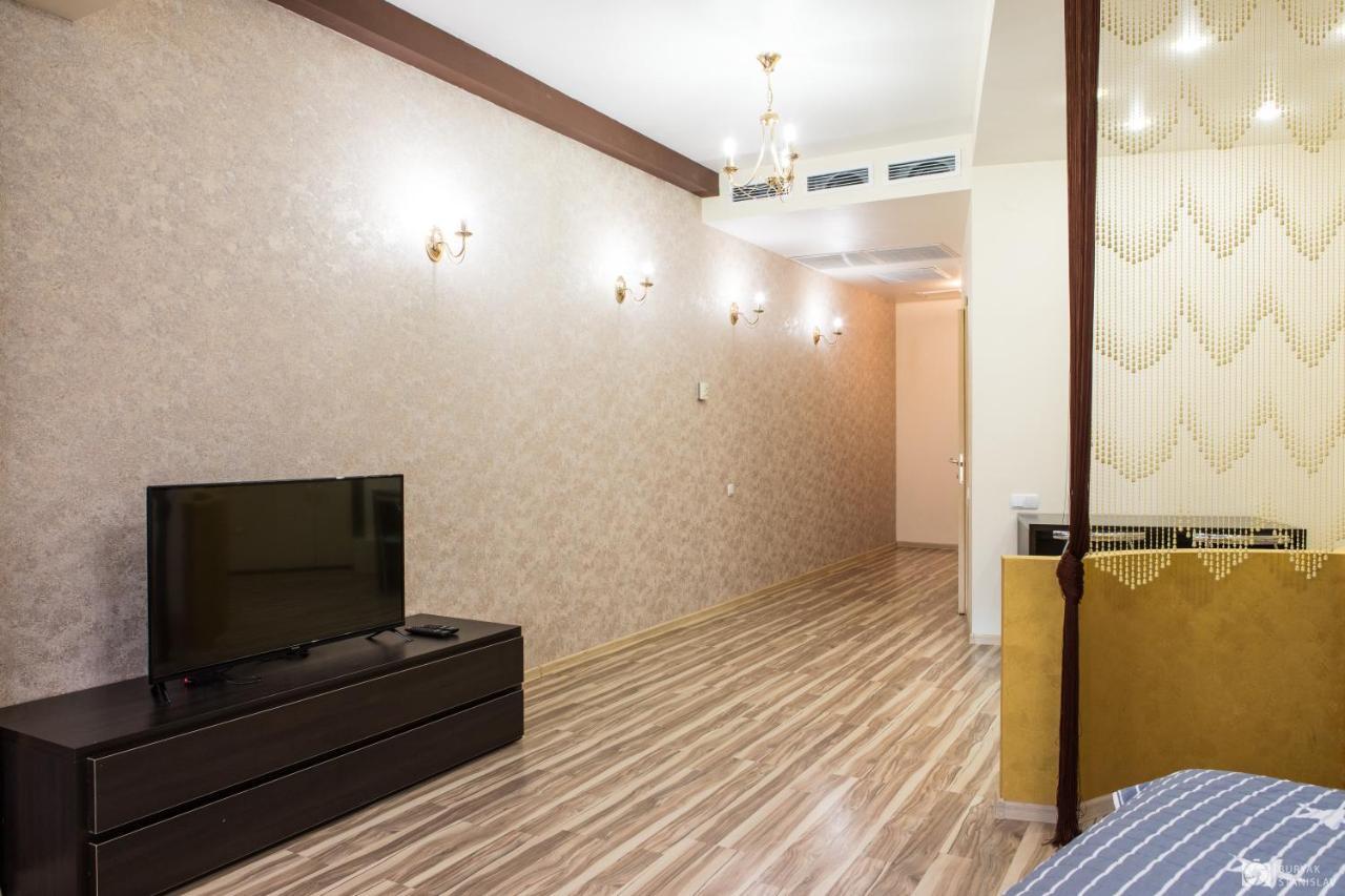 Seven Eleven Apartment Hotel In Most City Dněpropetrovsk Exteriér fotografie
