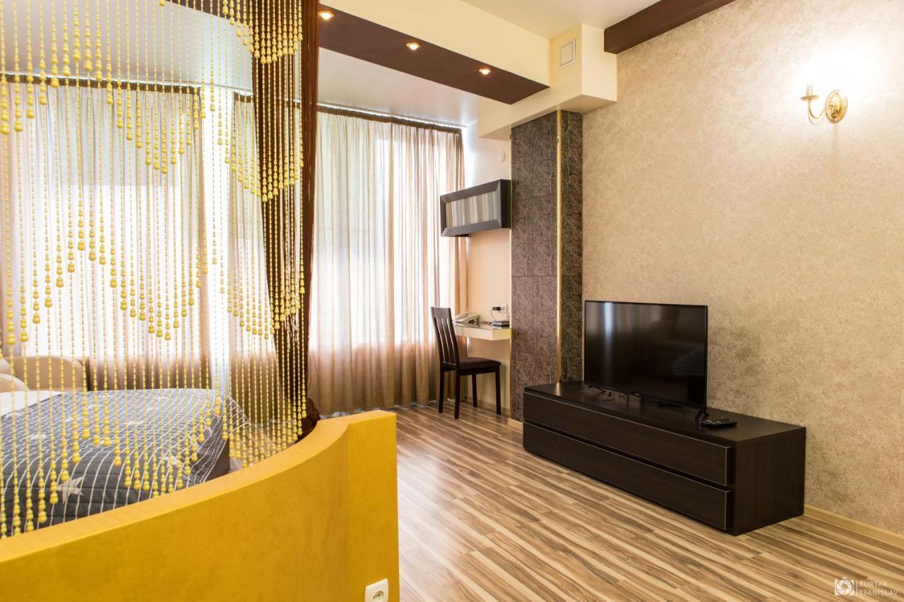 Seven Eleven Apartment Hotel In Most City Dněpropetrovsk Exteriér fotografie
